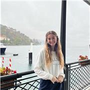 Universitaria con 10 en bachiller y C2 inglés.Experiencia de 6 años dando clases de repaso a niños de todas las edades y materias!